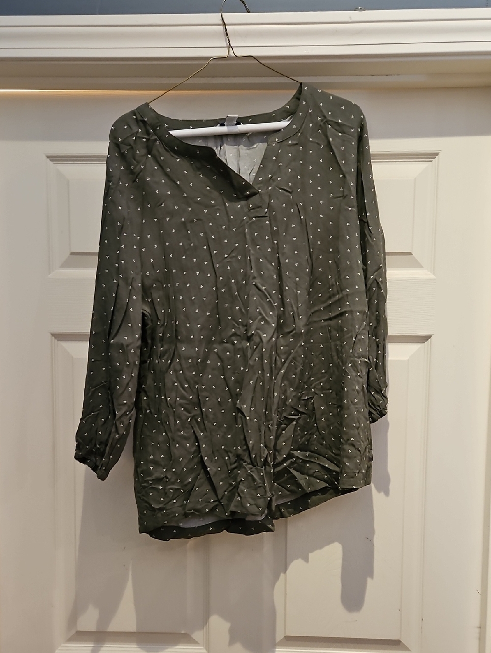 Croft & Barrow Olive Green Printed Split-Neck Blouse & 3/4" Sleeves